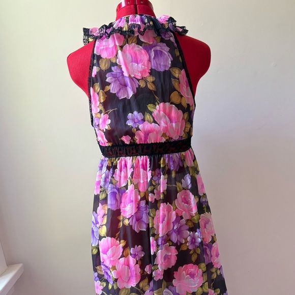 Vintage Floral Lingerie​ - Picture 10 of 12